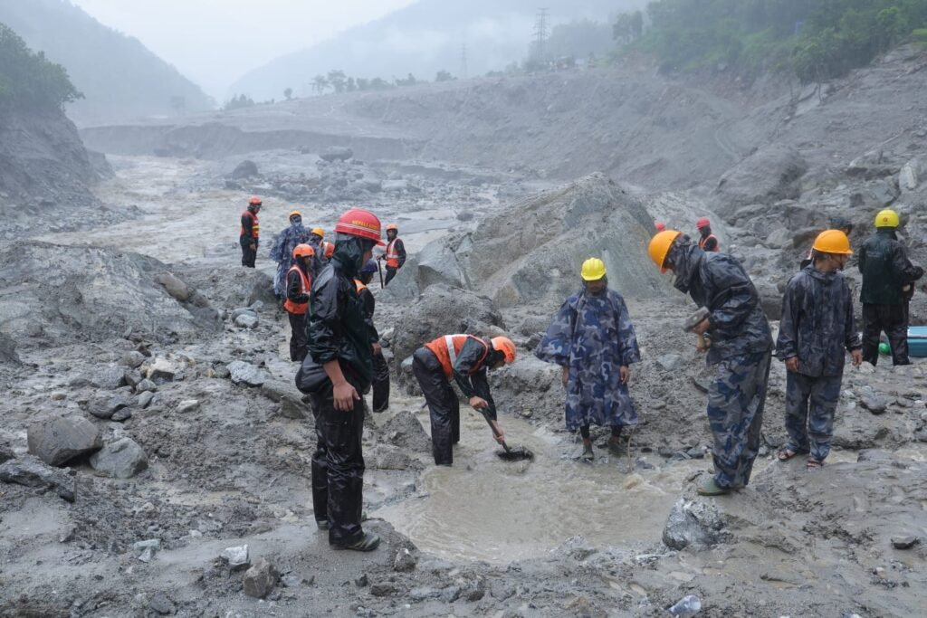 नेपाल त्रासदी : अबतक 768 शव बरामद, लापता लोगों की संख्या 2500 के पार