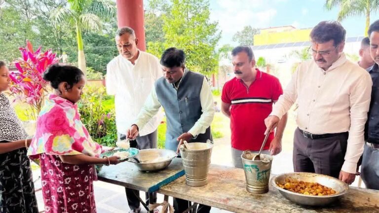 वन मंत्री केदार कश्यप ने बस्तर के बाढ़ प्रभावित क्षेत्रों का लिया जायजा